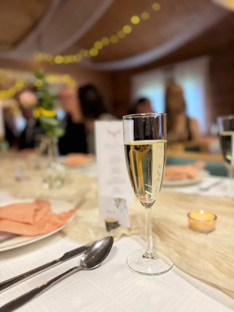 Kuva kuohuviinilasista